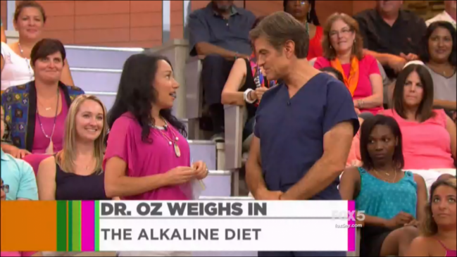 Dr. Oz talking to Caryn Sullivan of Pretty Wellness about the Alkaline Diet and Clean Eating