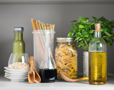 10 Healthy Pantry Foods and a Free Checklist
